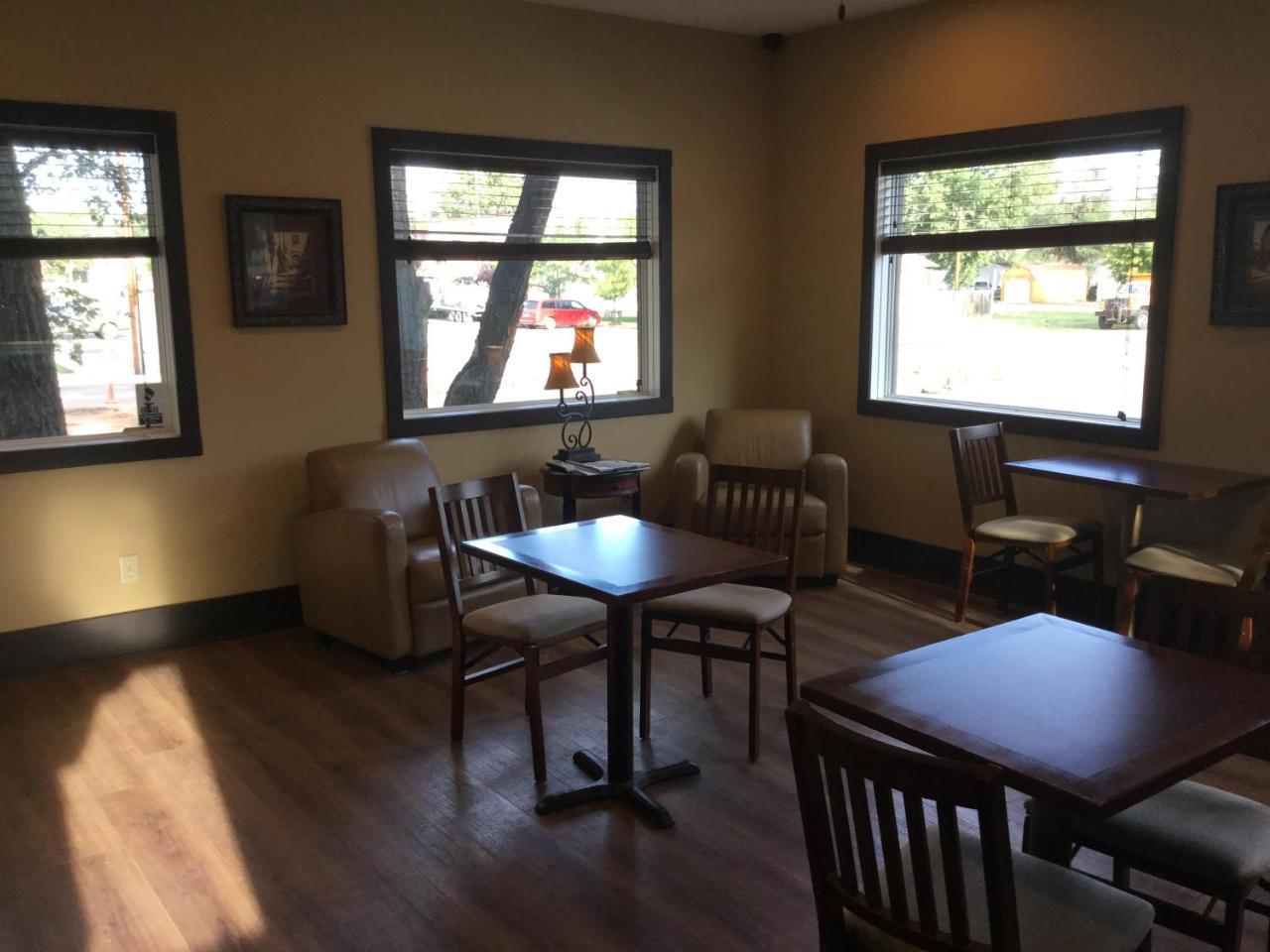 Sagebrush Inn & Suites Broadus المظهر الخارجي الصورة