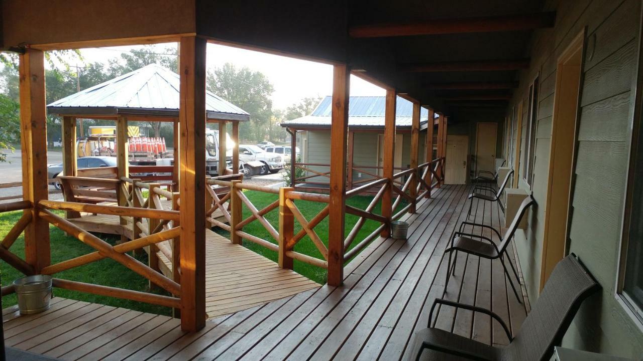 Sagebrush Inn & Suites Broadus المظهر الخارجي الصورة