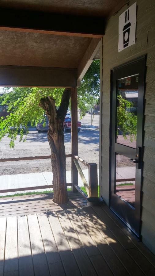 Sagebrush Inn & Suites Broadus المظهر الخارجي الصورة